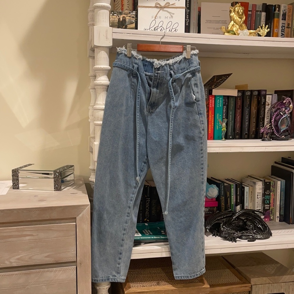 Mom jeans, size small, forever 21